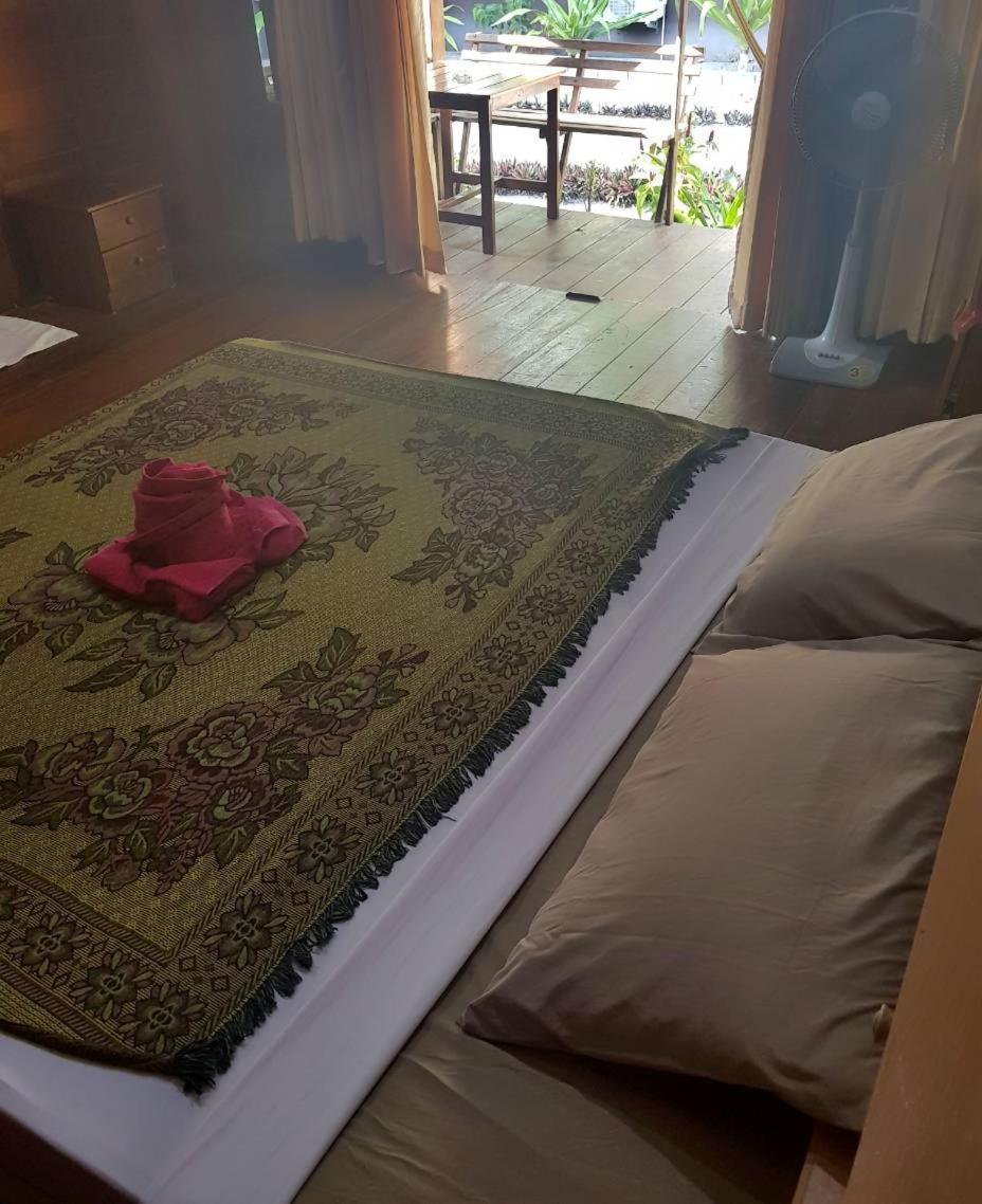 Zanom Sunrise Beach Resort Koh Lipe Exterior foto